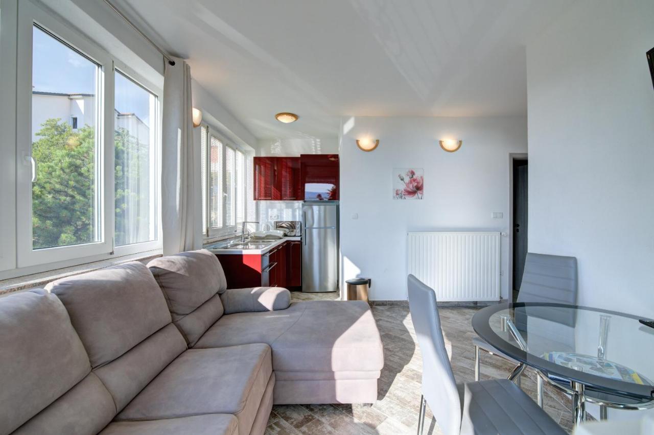 Nehaj Apartment เซนญ์ ภายนอก รูปภาพ