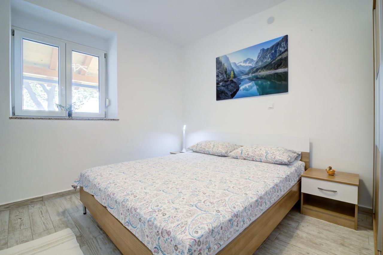 Nehaj Apartment เซนญ์ ภายนอก รูปภาพ