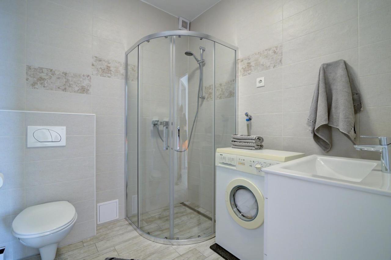 Nehaj Apartment เซนญ์ ภายนอก รูปภาพ