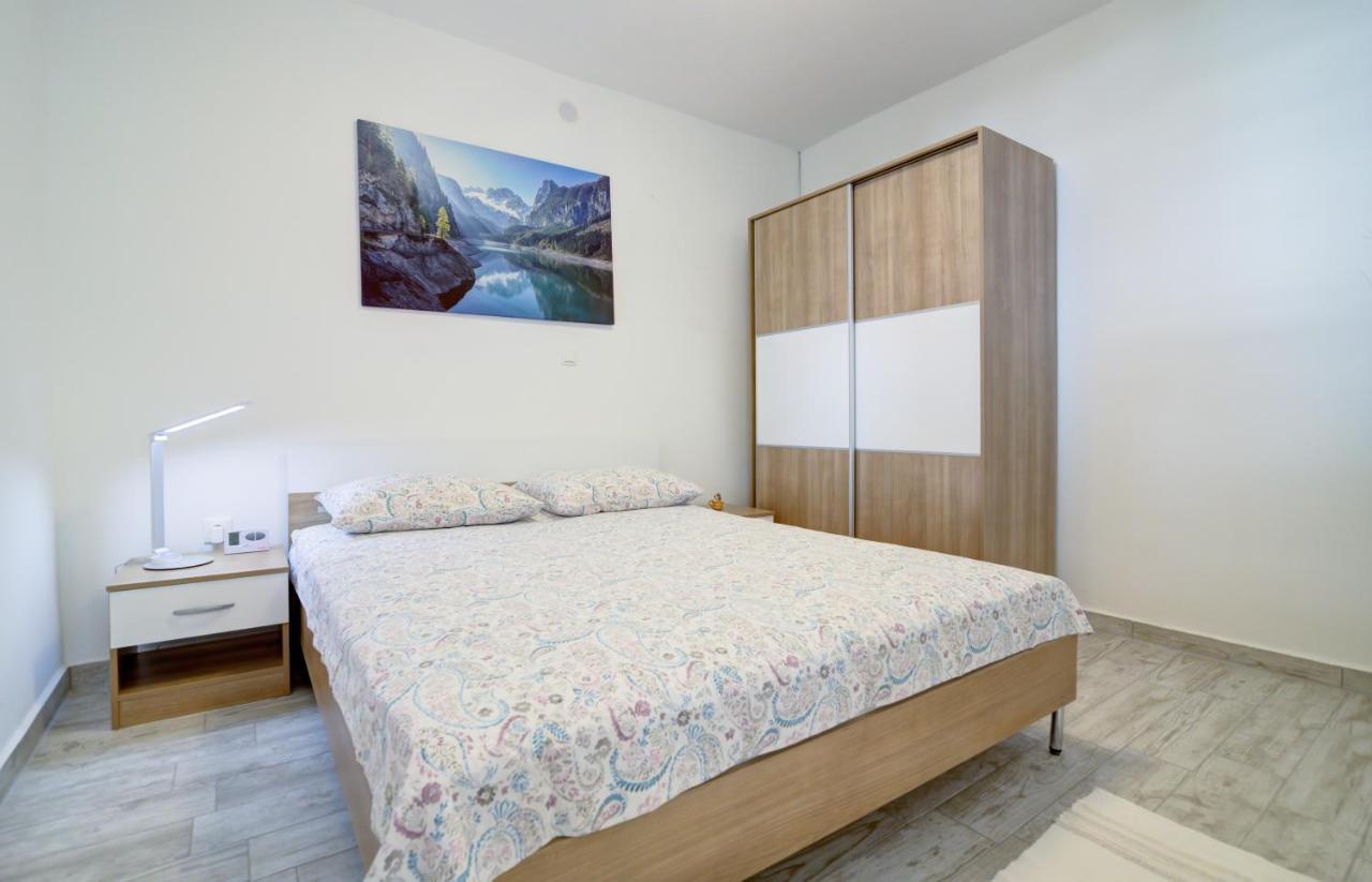 Nehaj Apartment เซนญ์ ภายนอก รูปภาพ