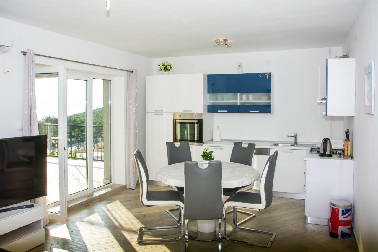 Nehaj Apartment เซนญ์ ภายนอก รูปภาพ